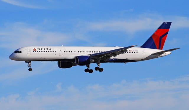 N6700 - Twin-engine aircraft