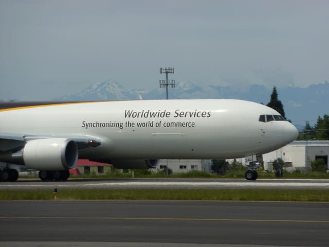 N340UP - Boeing