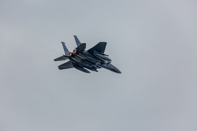  - Twin-engine aircraft