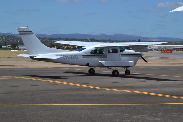 VH-ZID - Cessna