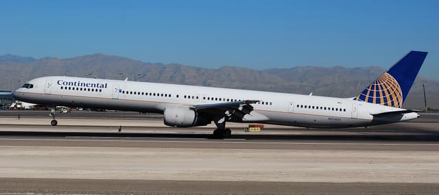 N57855 - Twin-engine aircraft