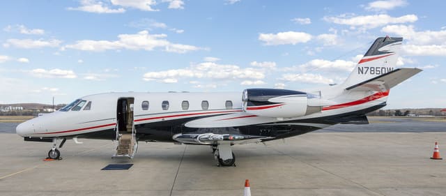 N785DW - Business jet