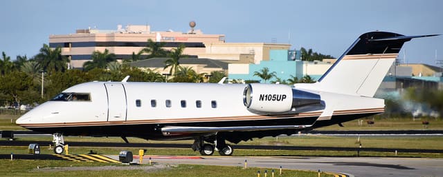N105UP - Business jet