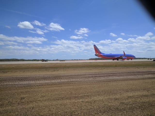 N8600F - Twin-engine aircraft