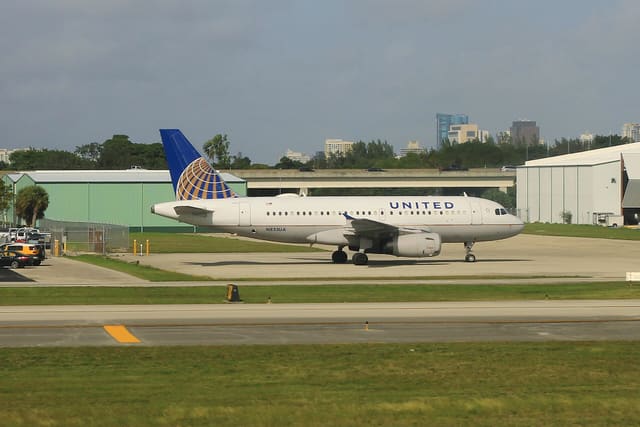 N833UA - Airbus
