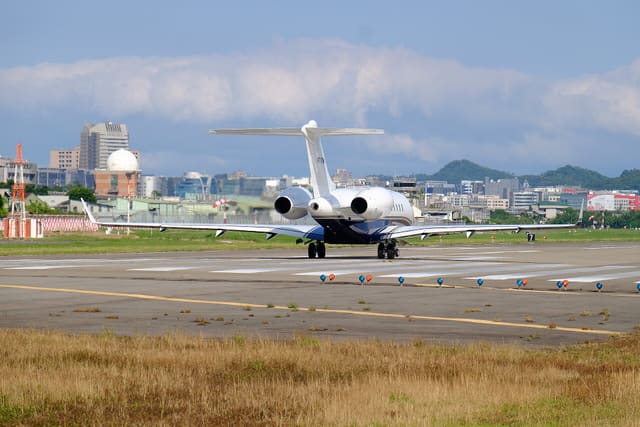 N717MK - Business jet