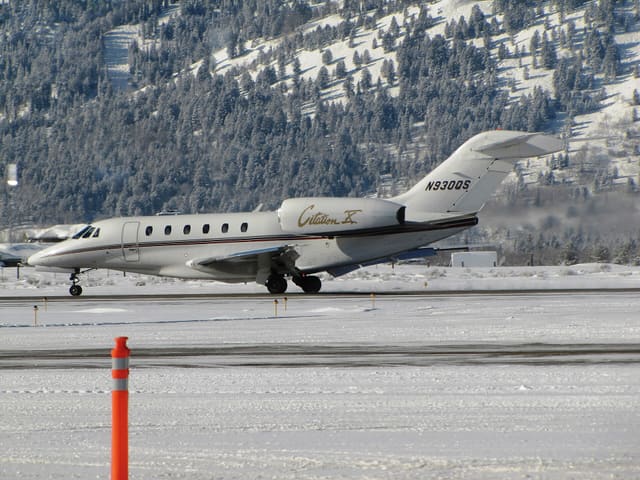 N930QS - Business jet