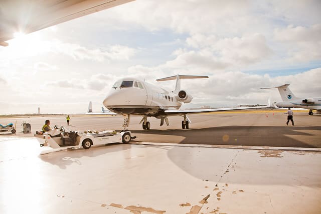 N227LA - Business jet