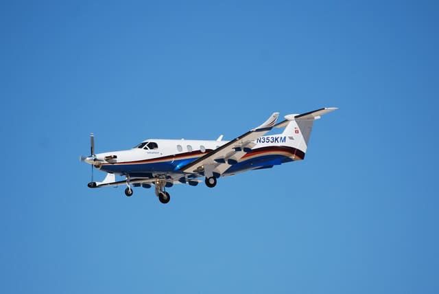 N353KM - Pilatus