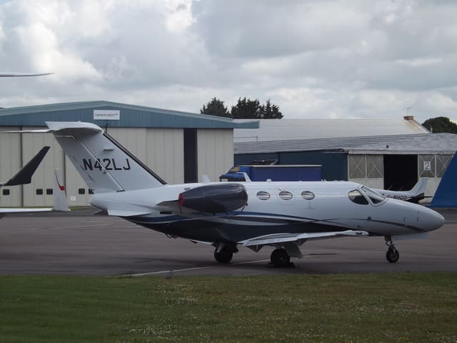 N42LJ - Business jet