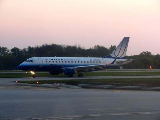 N645RW - Twin-engine aircraft