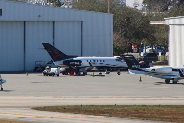 N977HG - Business jet