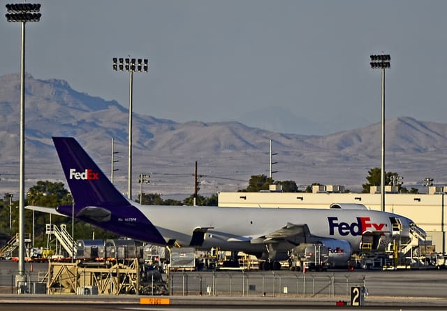 N673FE - Aircraft