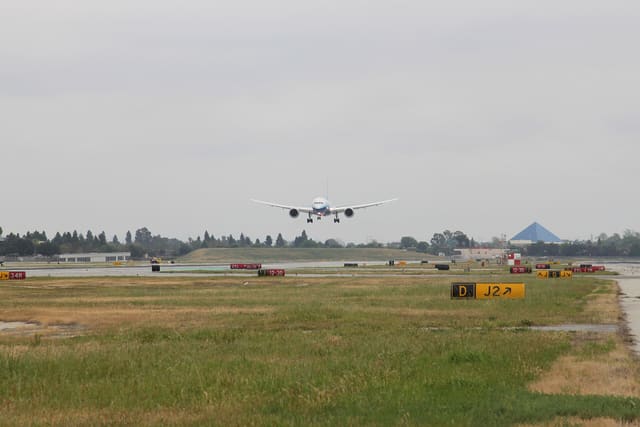 N787BX - Twin-engine aircraft
