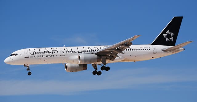 N933UW - Twin-engine aircraft