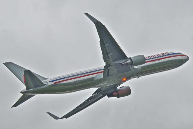 N390AA - Boeing