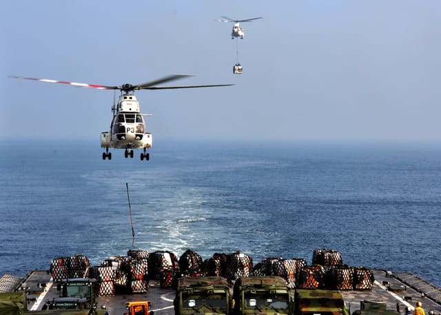 N10248 - Helicopter