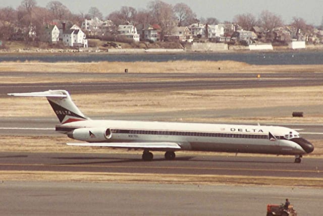 N977DL - Aircraft