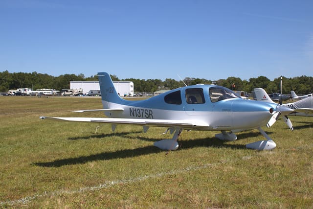 N137SR - Cirrus
