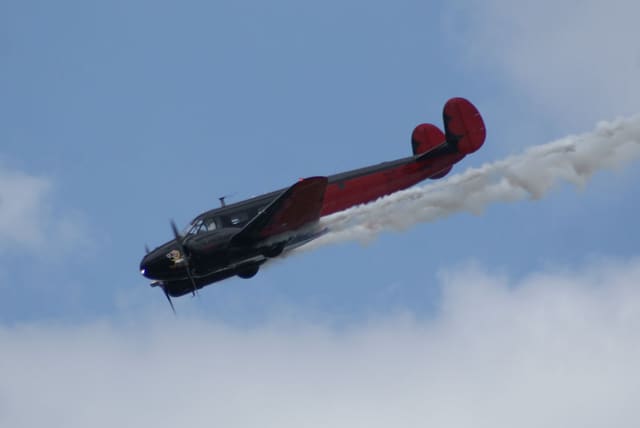 N9109R - Twin-engine aircraft