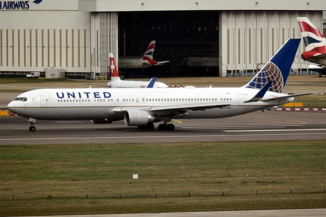 N665UA - Boeing