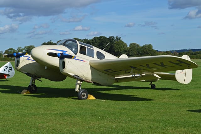 G-AKKH - Twin-engine aircraft