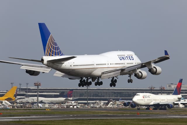 N180UA - Boeing
