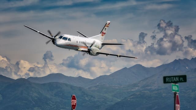 N665PA - Twin-engine aircraft