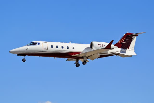 N88V - Business jet