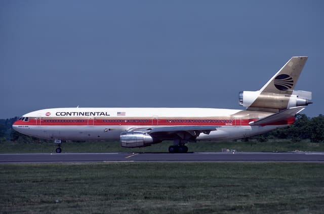 N12061 - Douglas