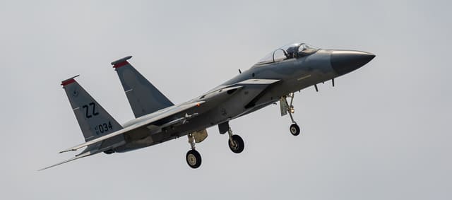  - Twin-engine aircraft