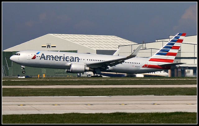 N394AN - Boeing