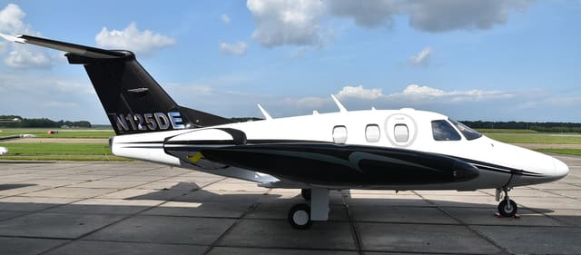 N125DE - Business jet