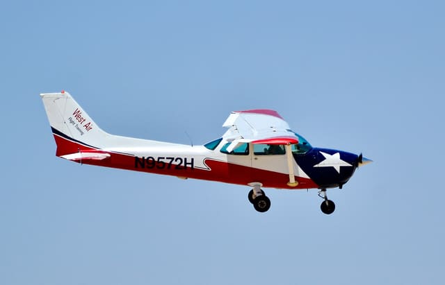 N9572H - Single-engine aircraft