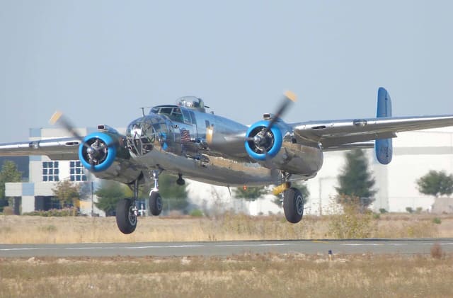 N7946C - Twin-engine aircraft