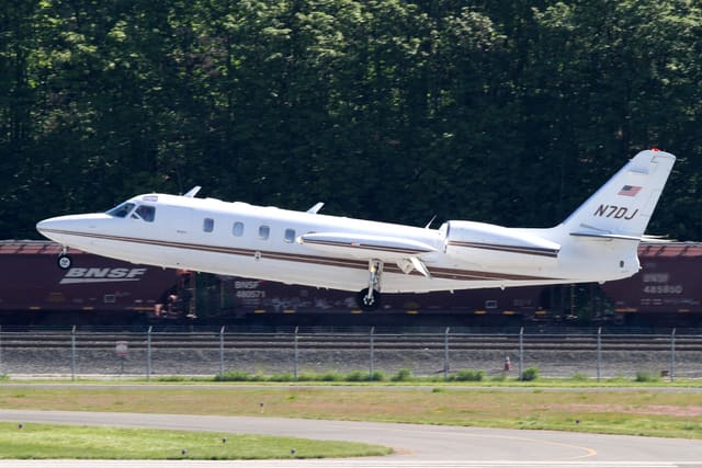 N7DJ - Business jet