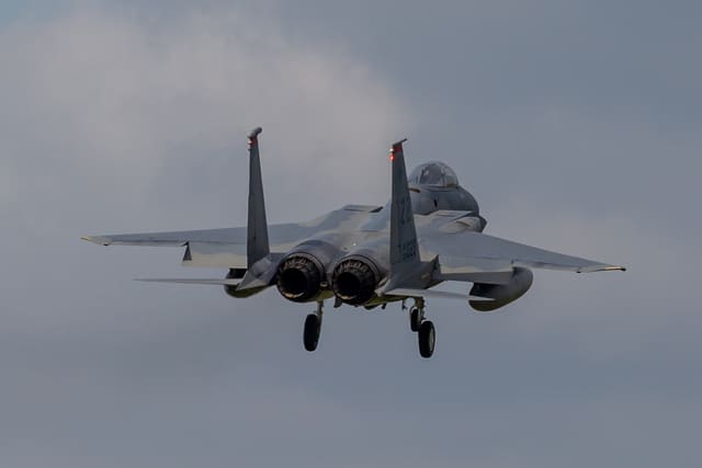  - Twin-engine aircraft