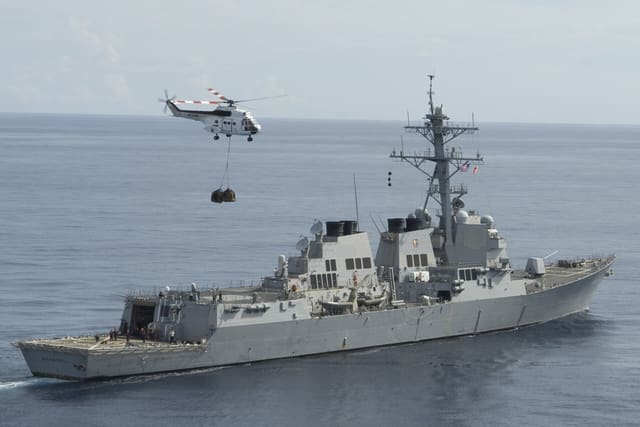 N330KW - Helicopter