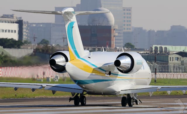 N818AC - Bombardier