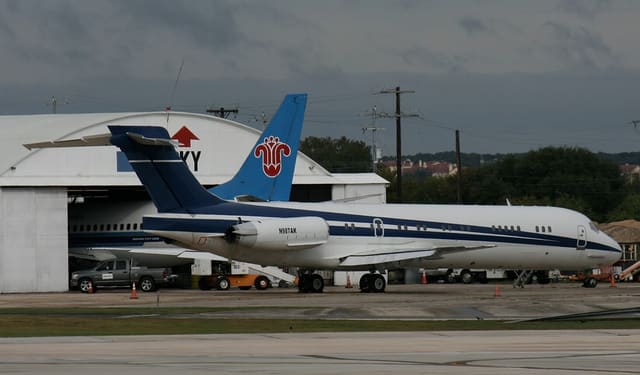 N987AK - Business jet