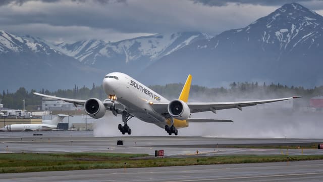 N775SA - Twin-engine aircraft