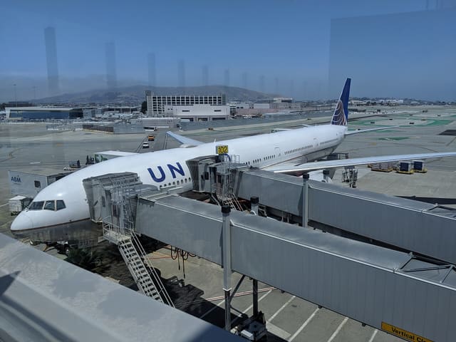 N2737U - Aircraft