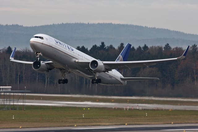 N670UA - Boeing