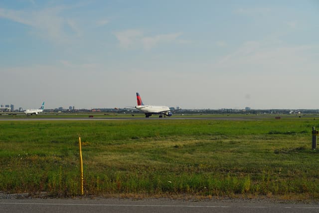 N343NB - Twin-engine aircraft