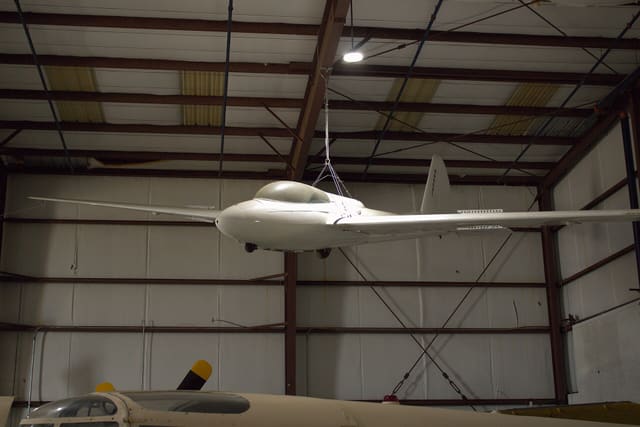 N68581 - Glider