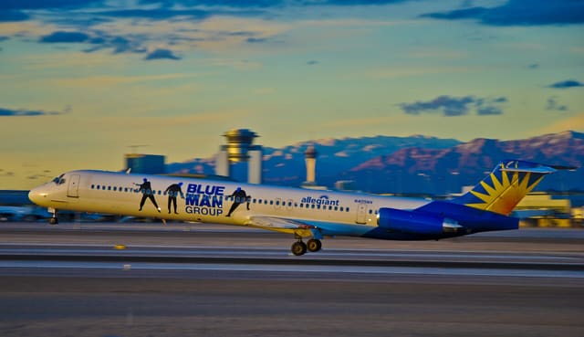 N405NV - Douglas