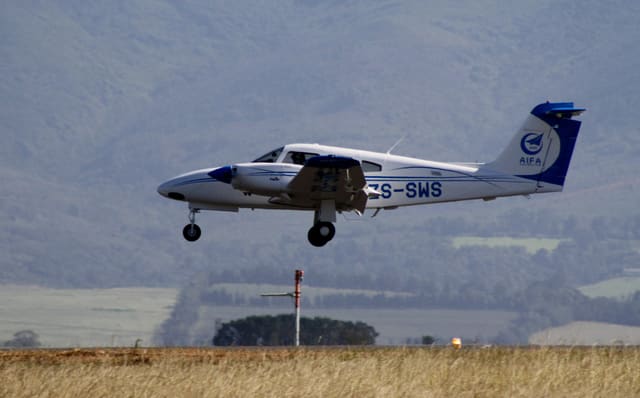 ZS-SWS - Twin-engine aircraft