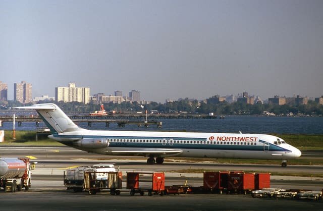N761NC - Douglas