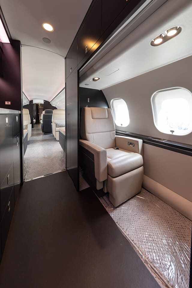 N835GL - Business jet