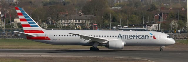 N833AA - Boeing